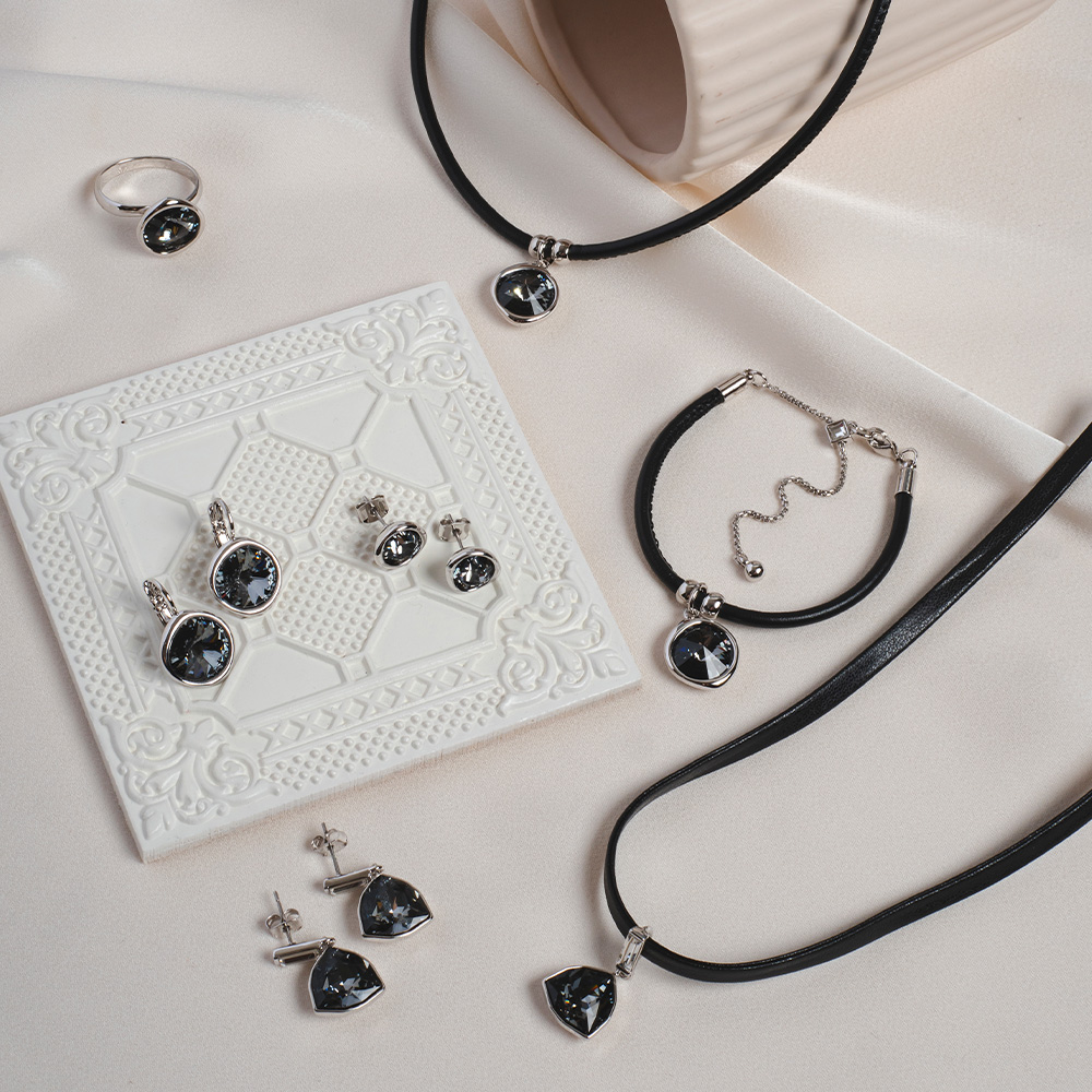 Фото Серьги Black Diamond Fiore Luna A1902.M3 BW/S