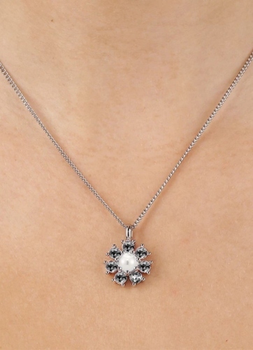 Фото Колье DELISE SS GREY /WHITE PEARL Dyrberg Kern 450105