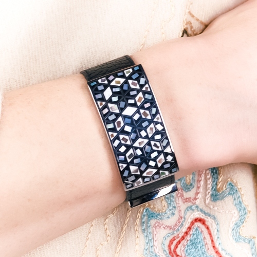 Браслет на черном кожаном ремешке Fiore Luna CB13209-2