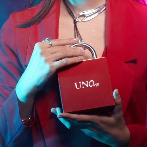 Подарочная упаковка UNOde50 Коробка в виде замка, размер L, 26x19x6 см