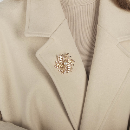 Брошь Цветок с жемчужиной