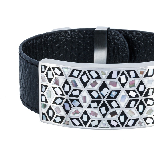 Браслет на черном кожаном ремешке Fiore Luna CB13209-2