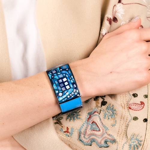 Браслет на голубом кожаном ремешке Fiore Luna CB00100-3