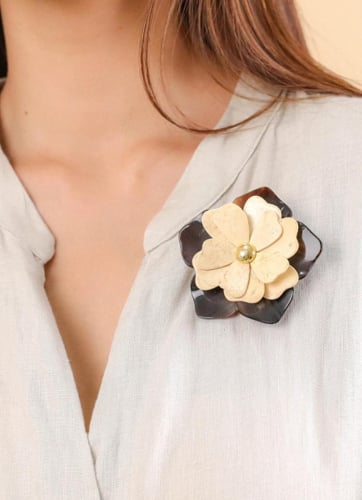 Фото Брошь Les Essentiels Flora Nature Bijoux 10-23905