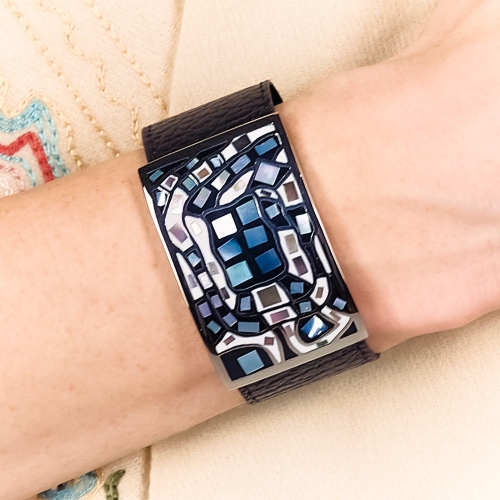 Браслет на черном кожаном ремешке Fiore Luna CB00100-4