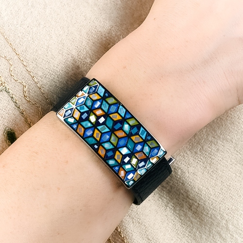 Браслет на черном кожаном ремешке Fiore Luna CB13209-5